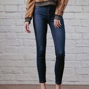 PUSH UP SKINNY WITH DOUBLE STITCH WAIST BAND